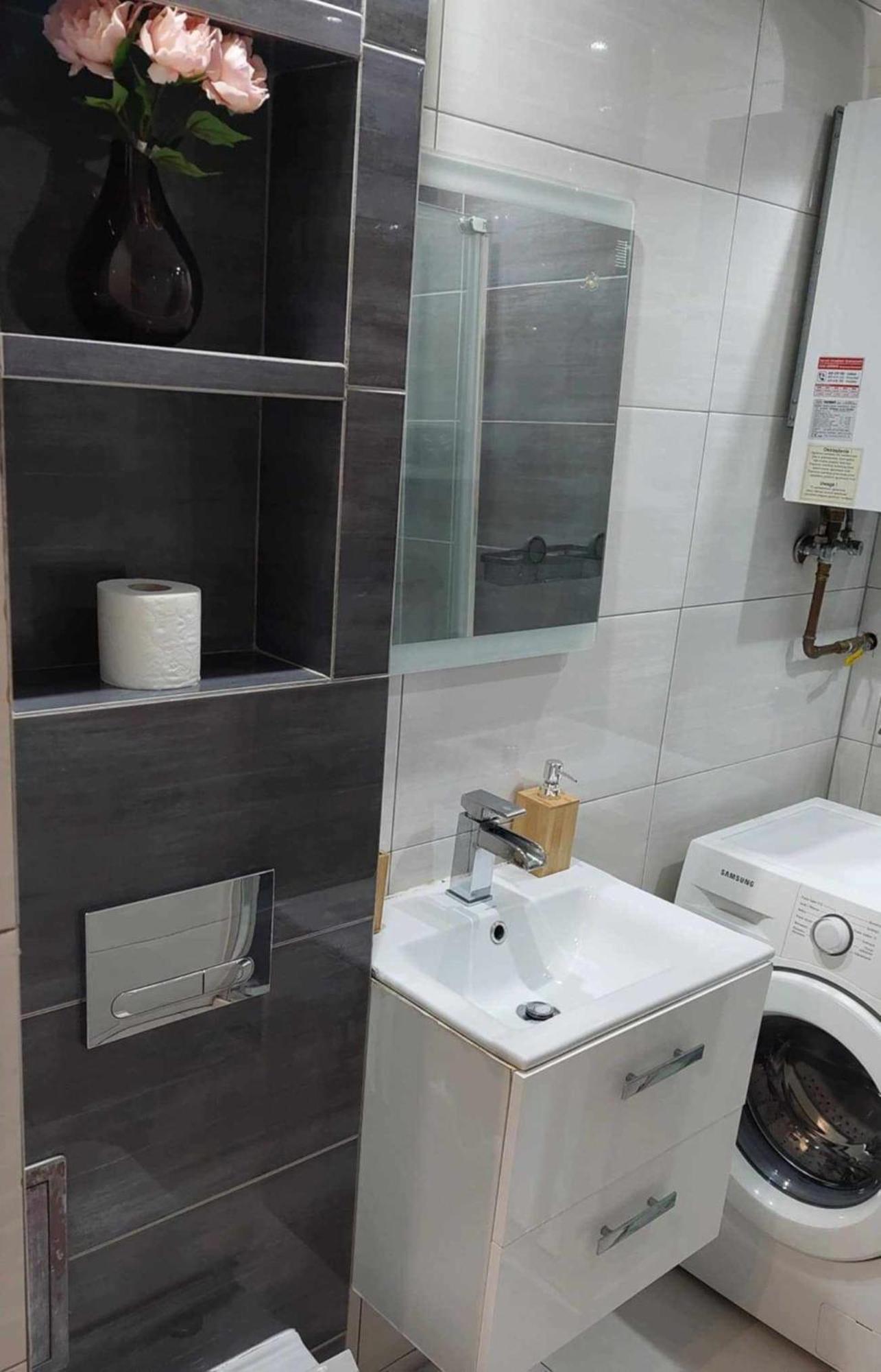 Ekskluzywny Apartament W Centrum Z Klimatyzacja I Balkonem Lubin  Exterior photo